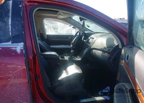 2013 Lincoln Mkt Ecoboost z USA, uszkodzony, nr VIN 2LMHJ5ATXDBL50682